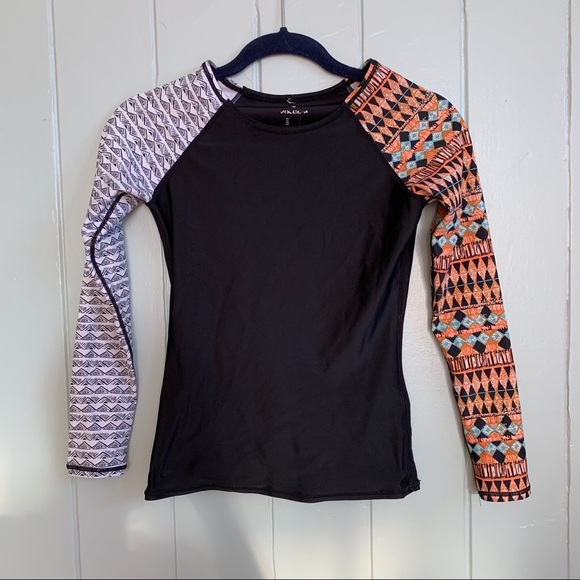 🌼 Volcom Rash Guard - Picture 2 of 7